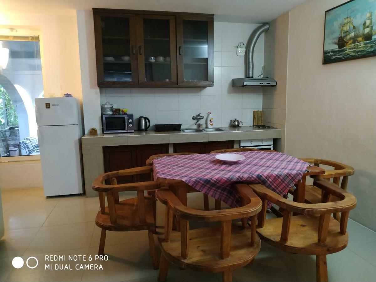 Apartments Simovic Tivat Zewnętrze zdjęcie